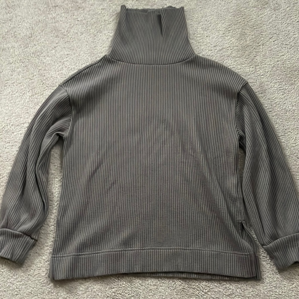Gap Loose Fit Waffle Knit Turtlenexk